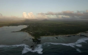Stock Video Heading Away From The Island Animated Wallpaper