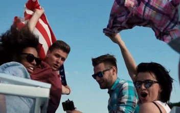 Stock Video Happy Friends Celebrating On A Boat Animated Wallpaper