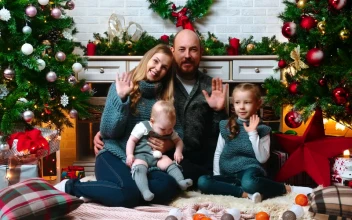 Stock Video Happy Family Greeting At The Camera On Christmas Animated Wallpaper