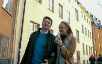 Stock Video Happy Couple Talking While Out For A Walk Animated Wallpaper