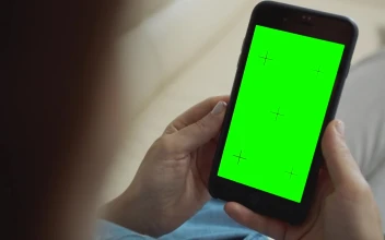 Stock Video Hands Hold Greenscreen Mobile Phone Animated Wallpaper
