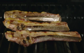 Stock Video Lamb Chops Fired On A Grill Animated Wallpaper