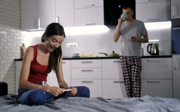 Stock Video Man Holding His Pregnant Wife Animated Wallpaper