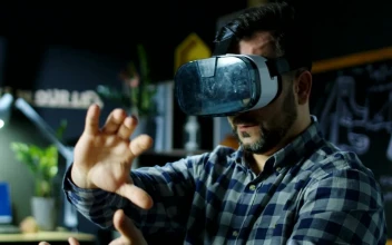 Stock Video Man Exploring Virtual Reality Animated Wallpaper