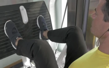 Stock Video Man Exercising In A Hotel Animated Wallpaper