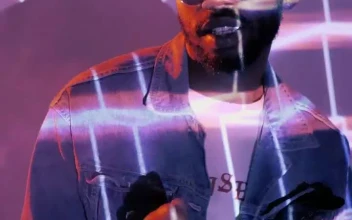 Stock Video Man Dancing And Singing Conceptual Shot Animated Wallpaper
