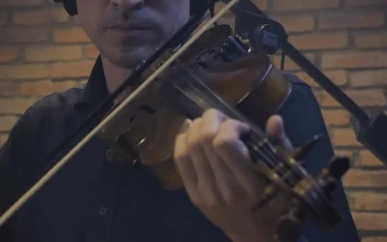 Stock Video Male Violinist Playing In A Recording Studio Animated Wallpaper