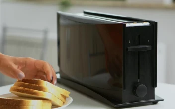 Stock Video Making Toast For Breakfast Animated Wallpaper