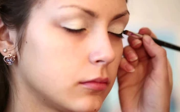 Stock Video Makeup Artist Working On A Woman Animated Wallpaper