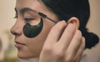 Stock Video Makeup Artist Applying Mascara Animated Wallpaper