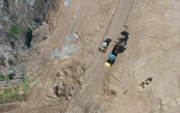 Stock Video Machines Working In A Waste Site Animated Wallpaper
