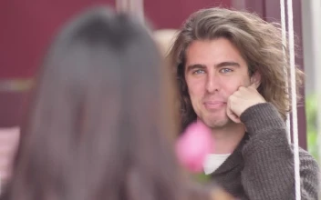 Stock Video Lovers During A Romantic Date Animated Wallpaper