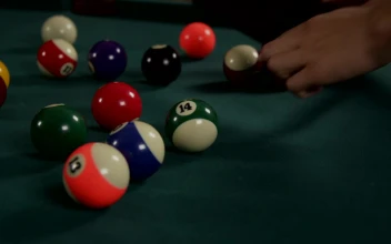 Stock Video Loading Up Billiard Balls Animated Wallpaper