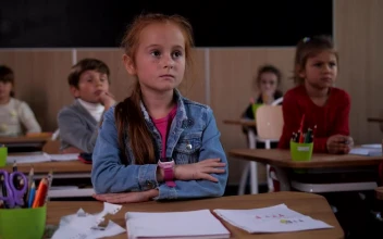 Stock Video Listening To A Teacher In Class Animated Wallpaper
