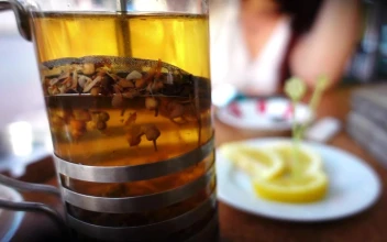 Stock Video Linden Tea Being Brewed Animated Wallpaper