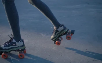 Stock Video Legs Of A Girl When Skating On Concrete Animated Wallpaper