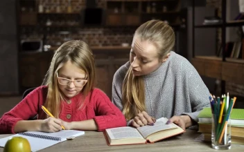 Stock Video Learning At Home Animated Wallpaper