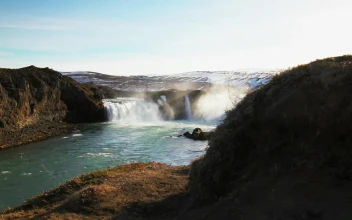 Stock Video Large Waterfalls In The Cold Animated Wallpaper