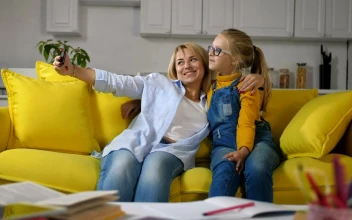 Stock Video Mother And Her Little Daughter Taking A Selfi Animated Wallpaper