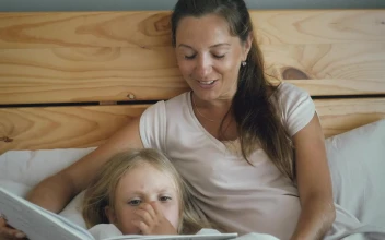 Stock Video Mother And Daughter Reading In Be Animated Wallpaper