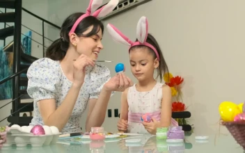 Stock Video Mother And Daughter Painting Easter Egg Animated Wallpaper