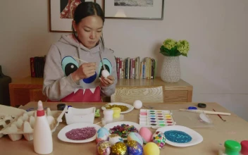 Stock Video Mother And Daughter Decorating Easter Egg Animated Wallpaper
