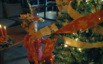 Stock Video Mother And Daughter Decorating A Christmas Tree Together At Hom Animated Wallpaper