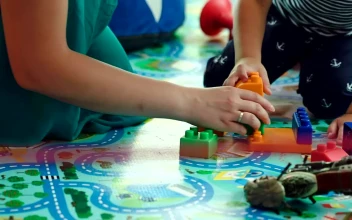 Stock Video Mother And Child Building With Block Animated Wallpaper