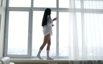 Stock Video Morning Woman Having A Phone Cal Animated Wallpaper