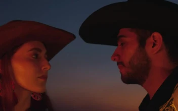 Stock Video Mexican Style Couple Looking At Each Other At Sunse Animated Wallpaper