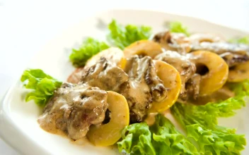 Stock Video Meat Dish With Pineapple And Lettuc Animated Wallpaper