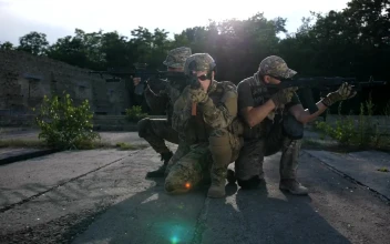 Stock Video Marines Aiming Their Weapon Animated Wallpaper