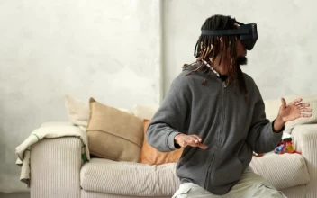 Stock Video Man With Virtual Reality Glasses Doing Gesture Animated Wallpaper