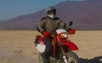 Stock Video Motorcyclist In The Arid Desert