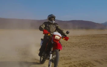 Stock Video Motorcyclist In The Desert