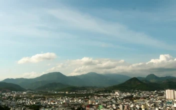 Stock Video Mountain Scape And The City Landscape Time Lapse