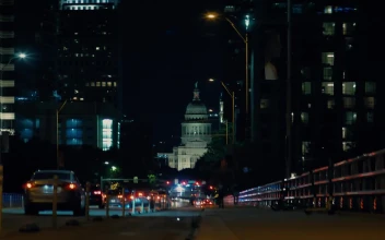 Stock Video Night Movement Of A Main Avenue Of A Big City