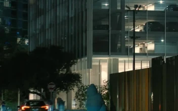 Stock Video Night Tour Through The Streets Of A Big City