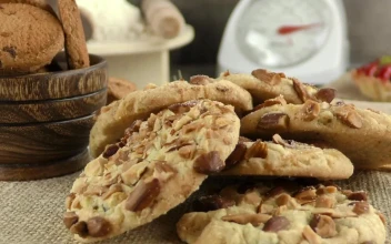 Stock Video Oat And Chocolate Cookies