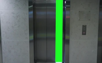 Stock Video Office Elevator With A Green Screen