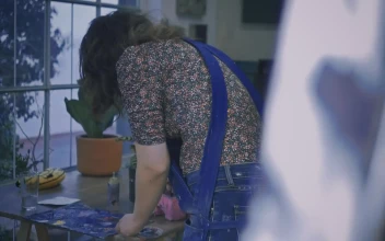 Stock Video Oil Painter Working