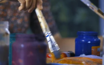 Stock Video Oil Painter Working With A Brush