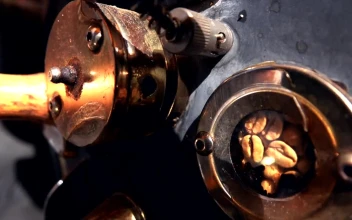 Stock Video Old Coffee Roaster