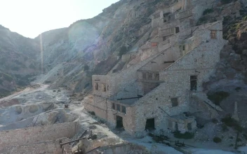 Stock Video Old Ruined Abandoned Building In The Mountains