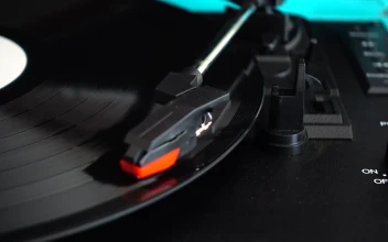 Stock Video Old Vinyl Record Spinning On A Turntable