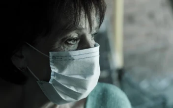 Stock Video Old Woman With Sad Look Wearing Mask