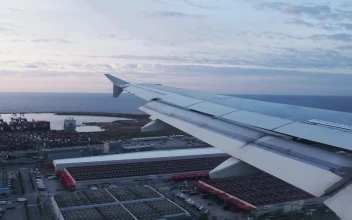 Stock Video Outside A Plane Window