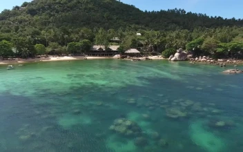 Stock Video Paradise Island With Turquoise Sea