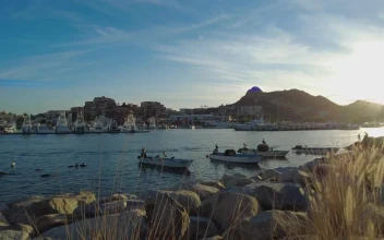 Stock Video Paradisiacal Tourist Coastline During Sunset