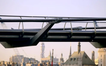 Stock Video Pedestrian Bridge In London
